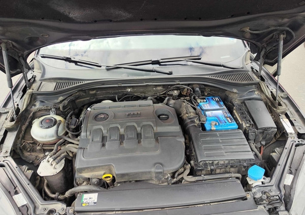 Skoda Superb cena 61900 przebieg: 299000, rok produkcji 2018 z Warszawa małe 301
